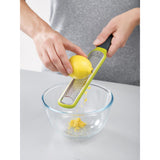 Joseph joseph handi-zest zesteur met geïntregeerde schoonmaker