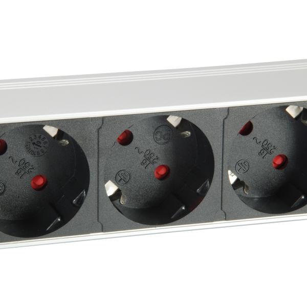 Equip 333309 7-outlet german power distribution unit w surge protection+switch, type f, 1.5 mm²
