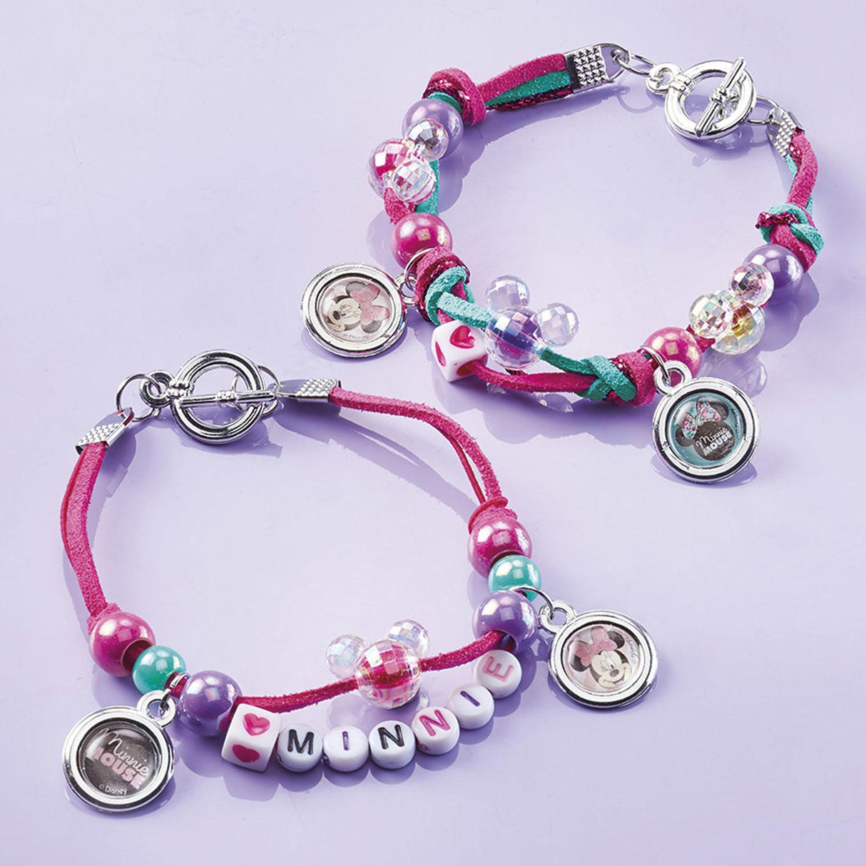 Totum Minnie Mouse - Letter Charm Armbandjes