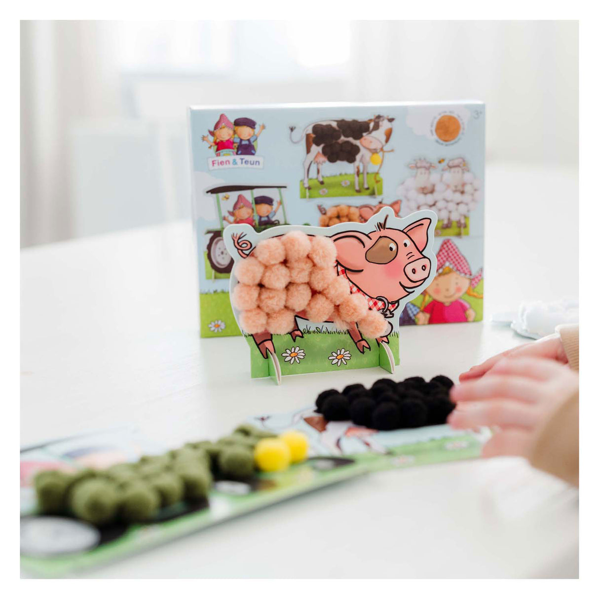 Bambolino toys fien en teun pompom plakken knutselset