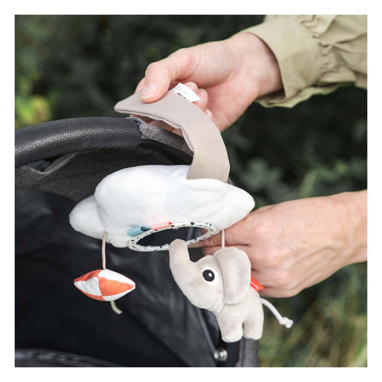 Done by deer kinderwagen mobiel speeltuin