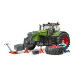 Bruder tractor fendt 1050 vario met monteur en garage accessoires