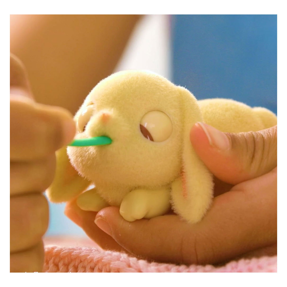 Moose toys little live pet mama surprise mini speelfiguur konijn