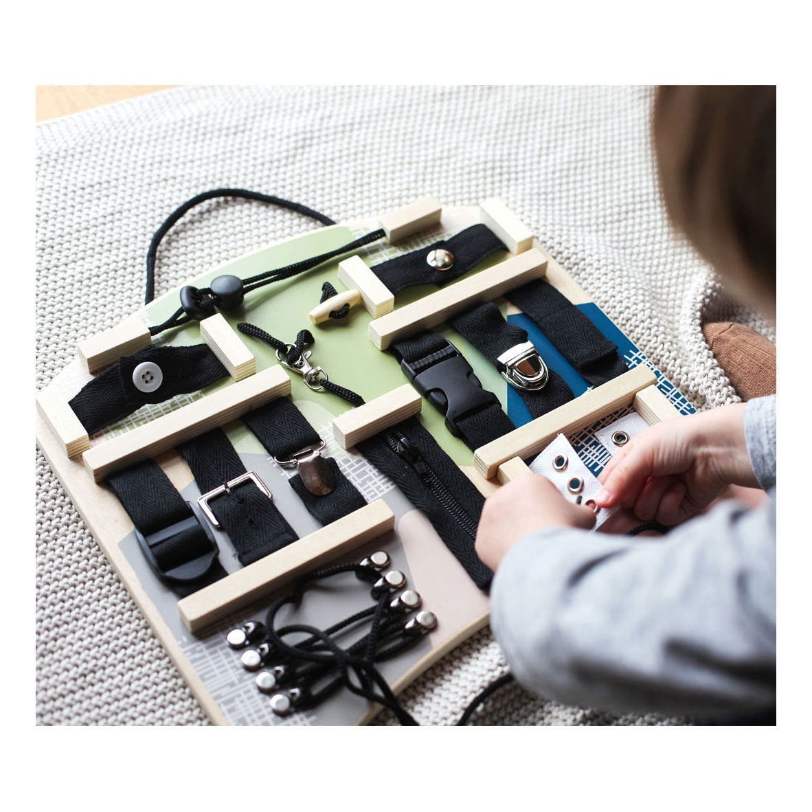 Small Foot Houten Activiteitenbord Vergrendelingen en Verbindingen
