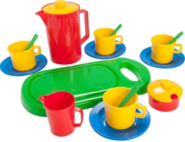 Diverse koffieservies met snijplank