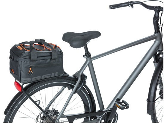 Basil Miles Tarpaulin Bagagedragertas MIK - Sportieve zwarte fietsrugtas, waterdicht, 7L inhoud