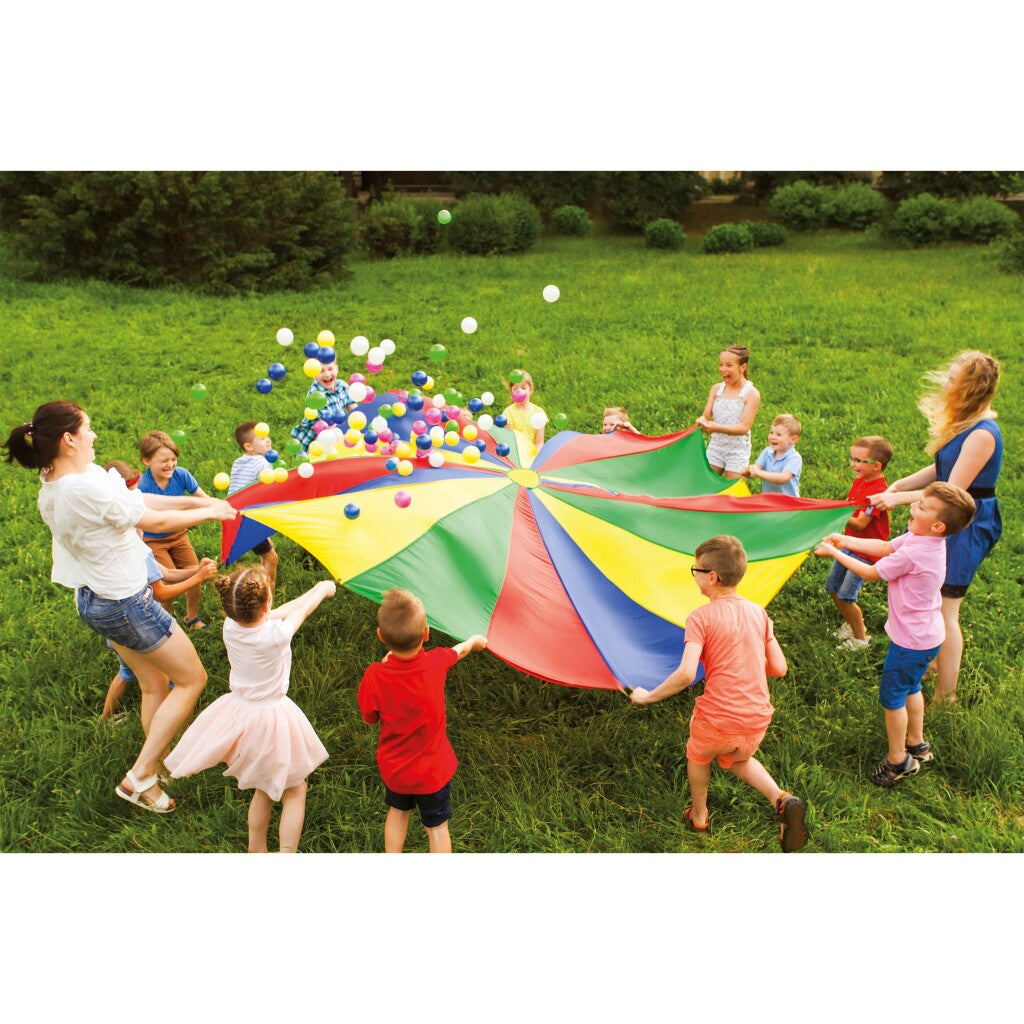 Outdoor play parachutedoek met ballen
