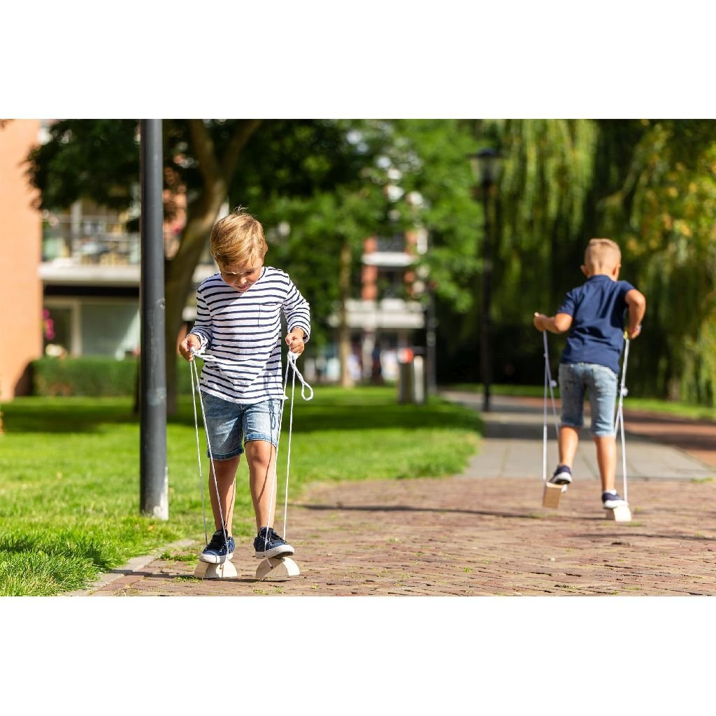 Buitenspeeltuin houten loopklossen