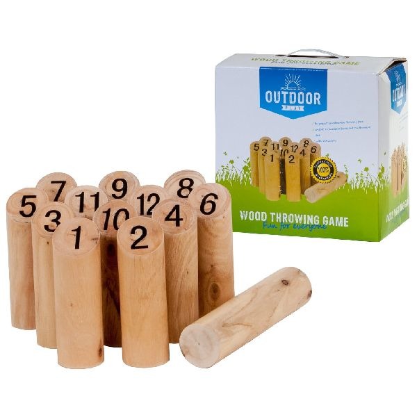 Outdoor play wood throw game