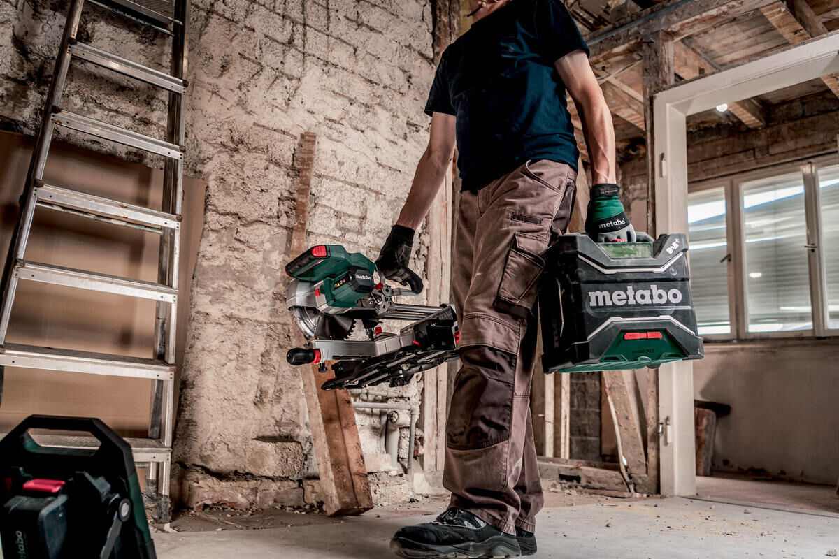 Metabo werfradio rc 12-18 32w bt dab+ . battery-powered site radi r12-18 32w bt dab+