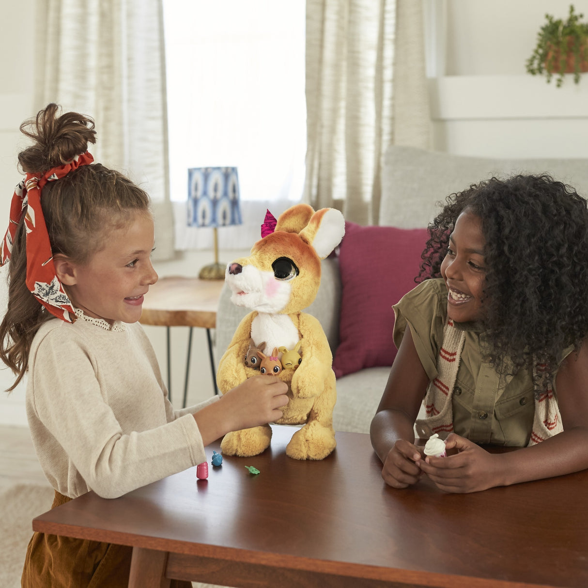 Hasbro FurReal Mama Josie de Kangoeroe