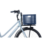 Basil fietskrat M - medium - 29.5 liter - blauw