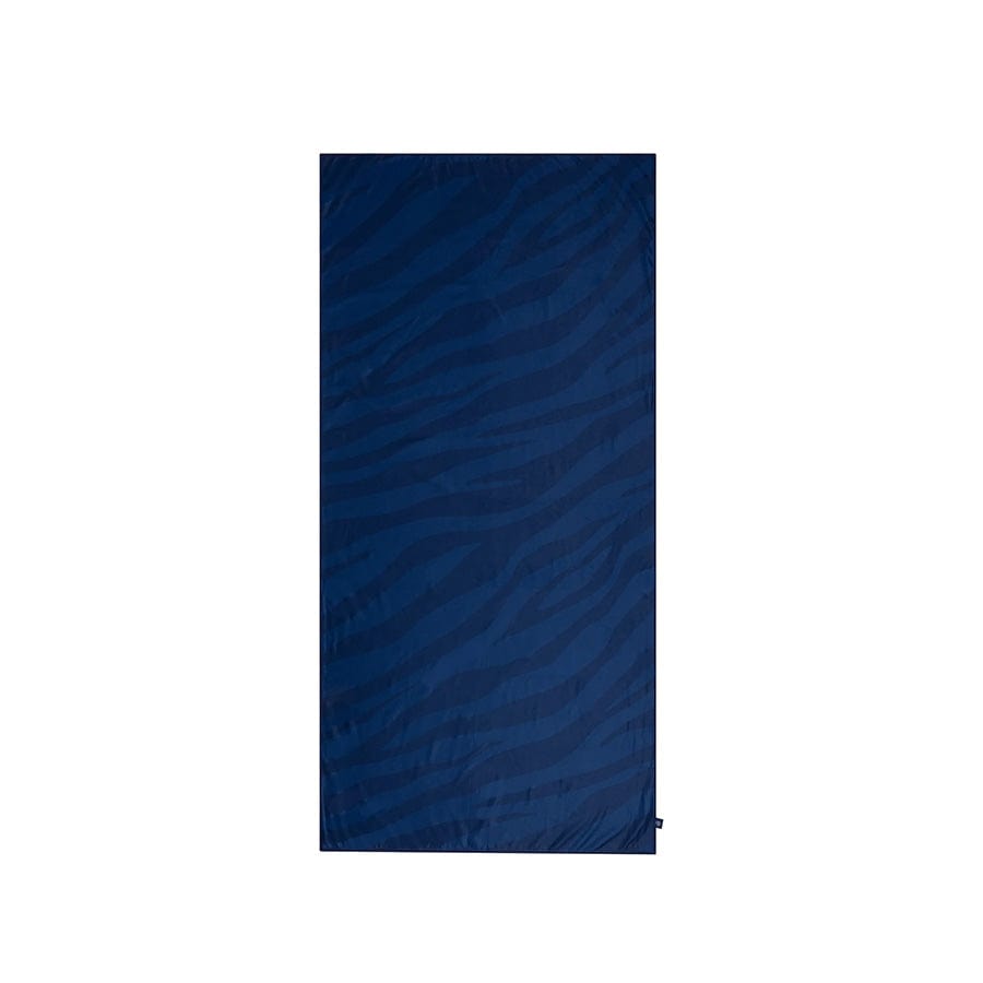 Vibrant stripes | blauwe microvezel handdoek 180 x 90 cm