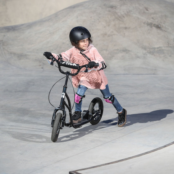 Stiga sports Air scooter 12 inch autoped step zwart